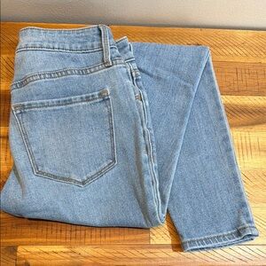 Old Navy high-rise Wow Super Skinny demin jeans size 2